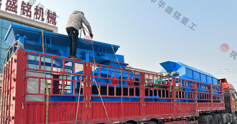 對輥制砂機(jī) 對輥制砂機(jī)